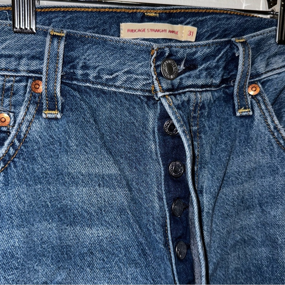 Levi's Ribcage Straight Ankle Jeans - Picture 5 of 6